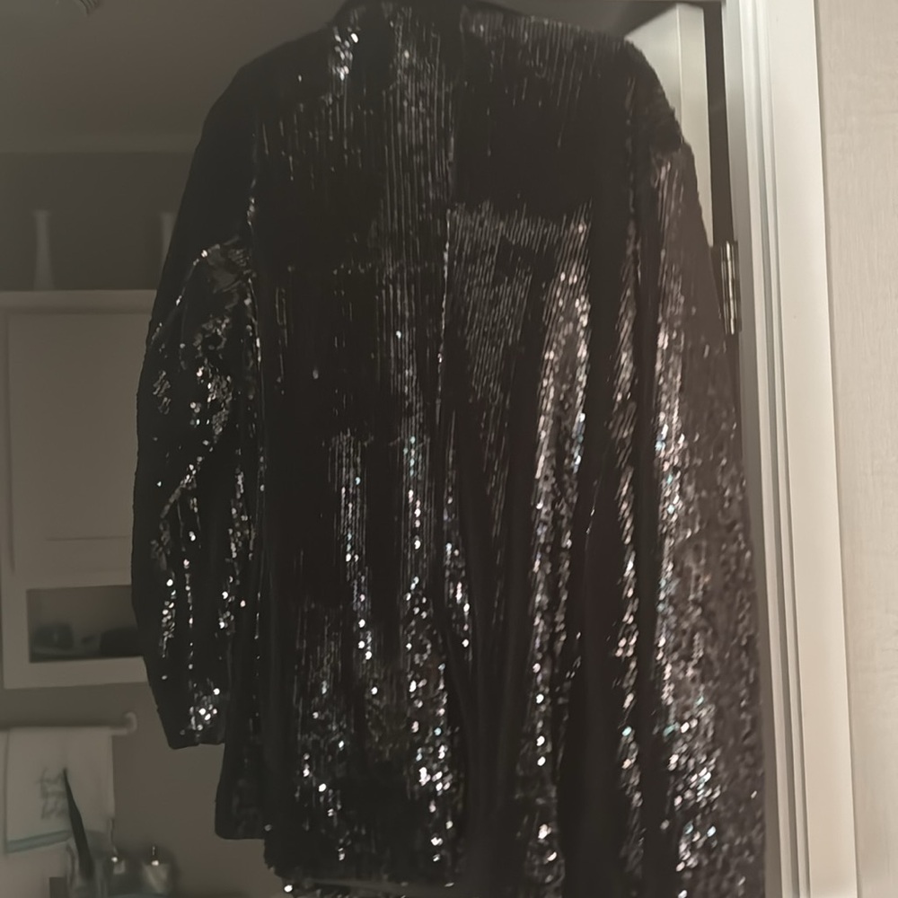 Beautiful sequence blazer - Picture 2 of 3